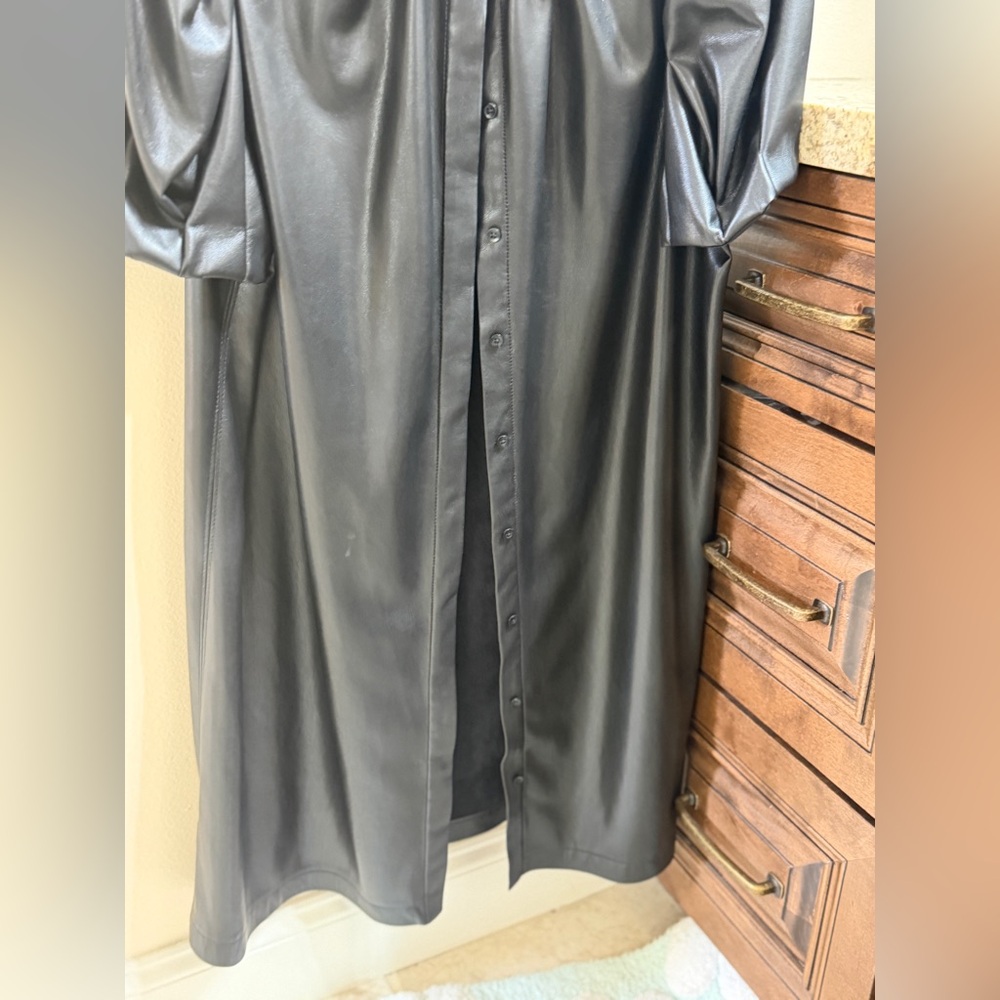 Alice + Olivia Black Jen Vegan Leather Puff-Sleeve Shirt Dress. Size XL - Picture 13 of 14